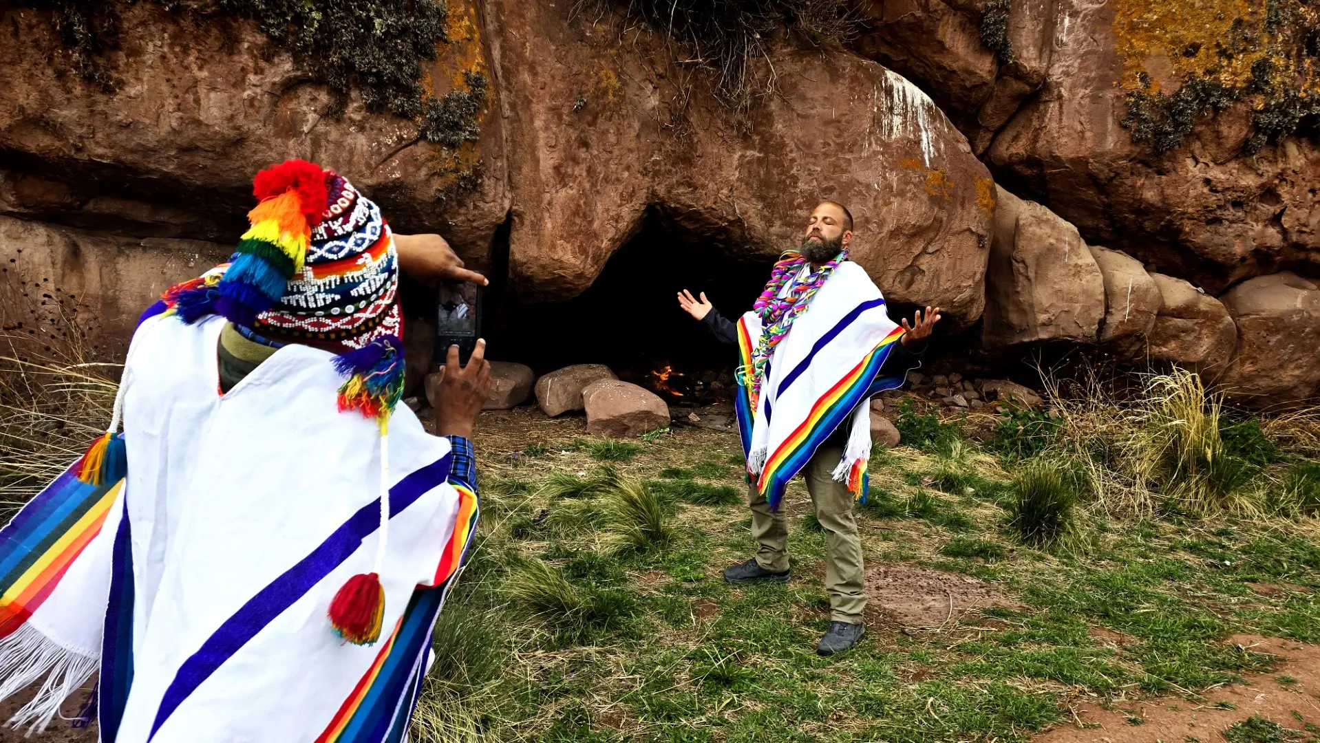 Tour a Aramu Muru con guía místico y ofrenda a la Pachamama - Tour al portal de Aramu Muru