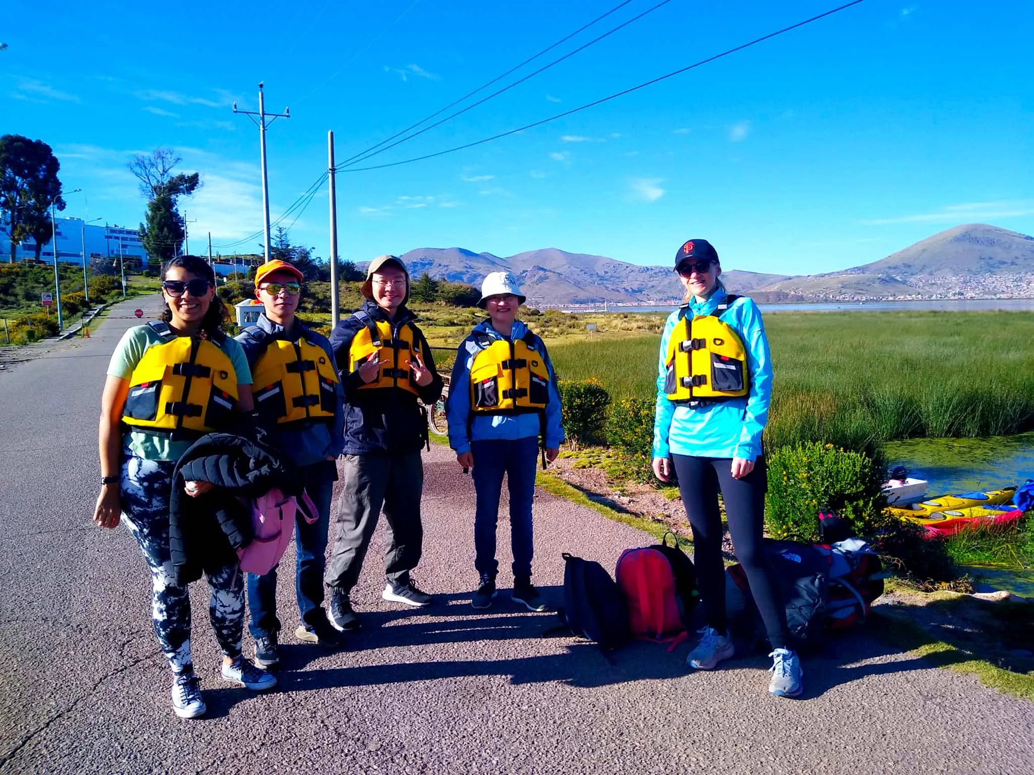 Kayak en el Titicaca:Kayak a los Uros en 3h - Kayak en el Lago Titicaca