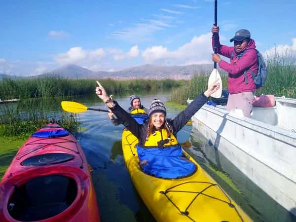 Kayak en el Titicaca:Kayak a los Uros en 3h - Kayak en el Lago Titicaca