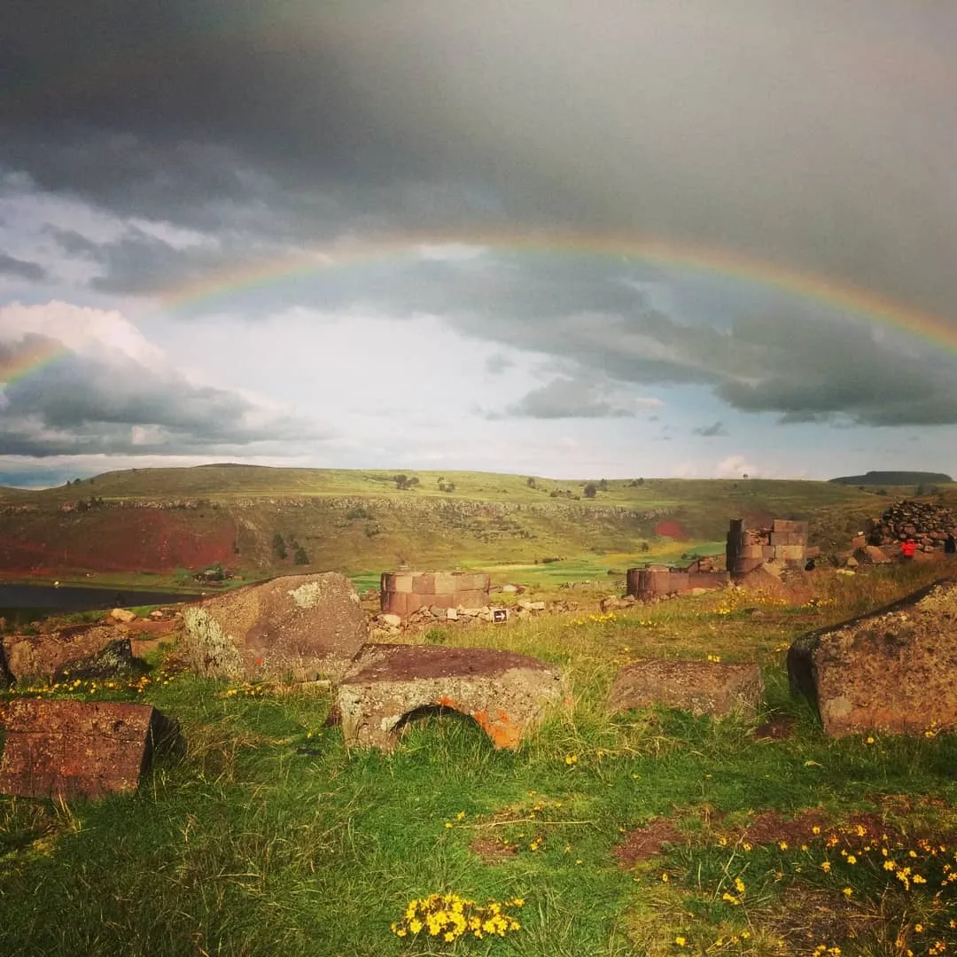 Tour Grupal a las Chullpas de Sillustani (Horario tarde) - TOUR A LAS CHULLPAS DE SILLUSTANI - MEDIO DÍA