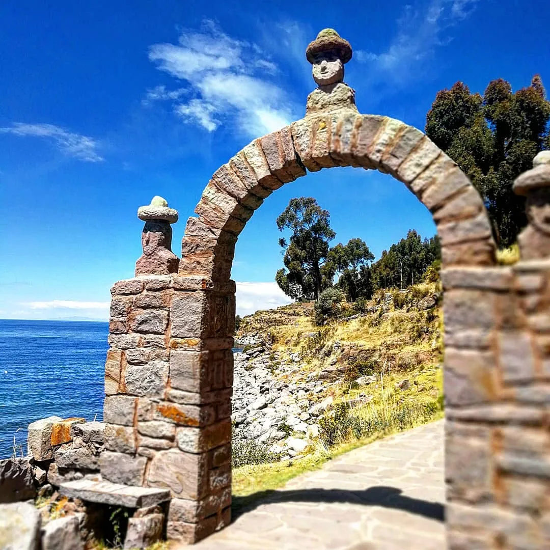 1 day tour to Uros and Taquile classic + private guide - TOUR UROS AND TAQUILE ISLAND, ON TITICACA (1 Day) Cheap option