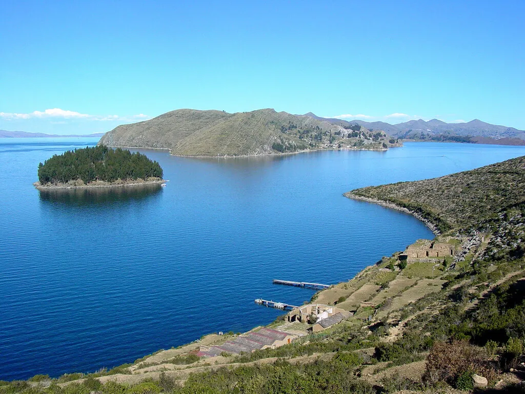 Sun island guided visit from Puno in 1 day - Full day tour to Sun Island from Puno