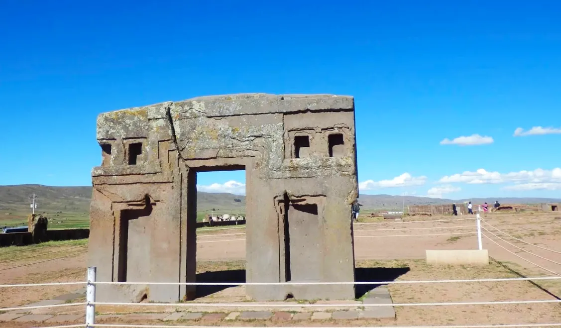Tour desde Puno hasta Tiahuanaco en servicio Económico en 1 Día - Tour a Tiahuanaco y Puma Punku